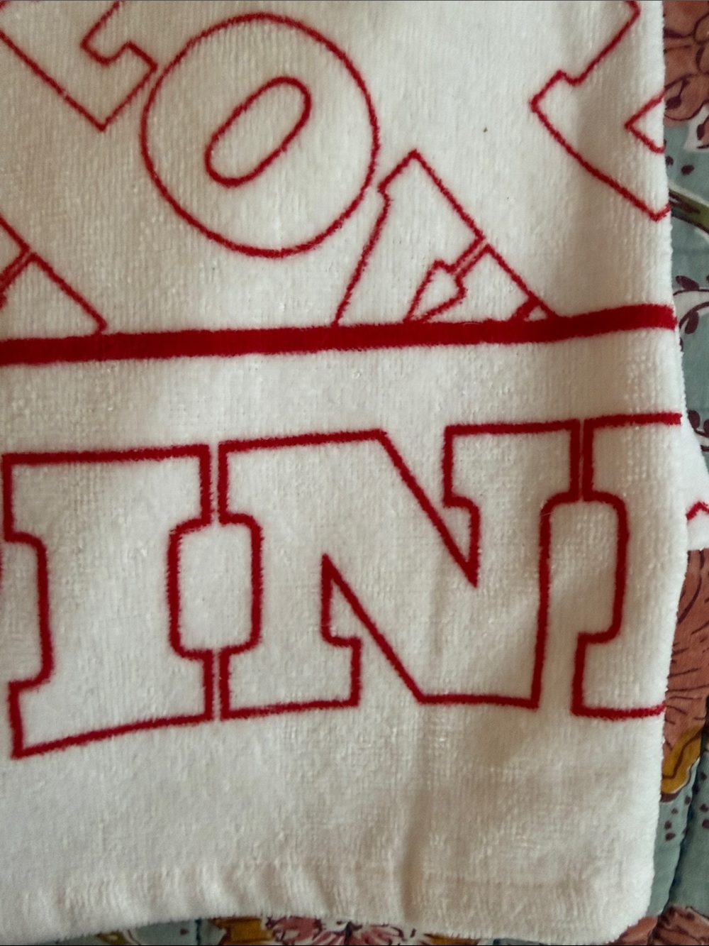 LOVE PINK Logo Beach Towel and Bag in White and Red - Picture 5 of 9
